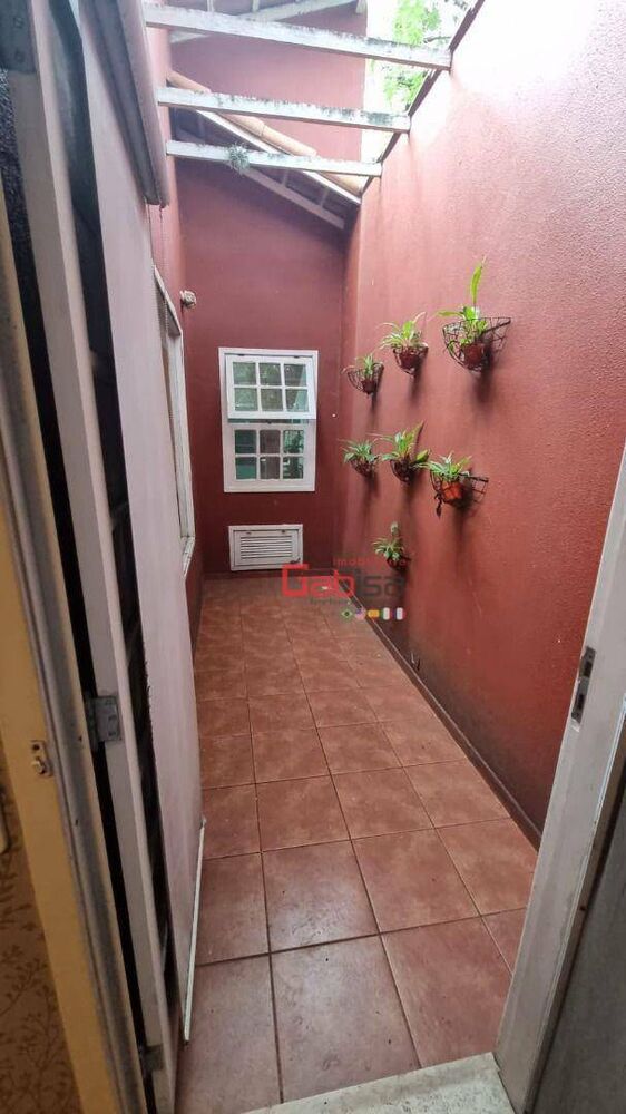 Casa de Condomínio à venda com 4 quartos, 400m² - Foto 13