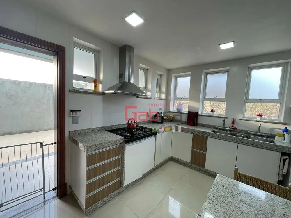 Casa, 5 quartos, 380 m² - Foto 13