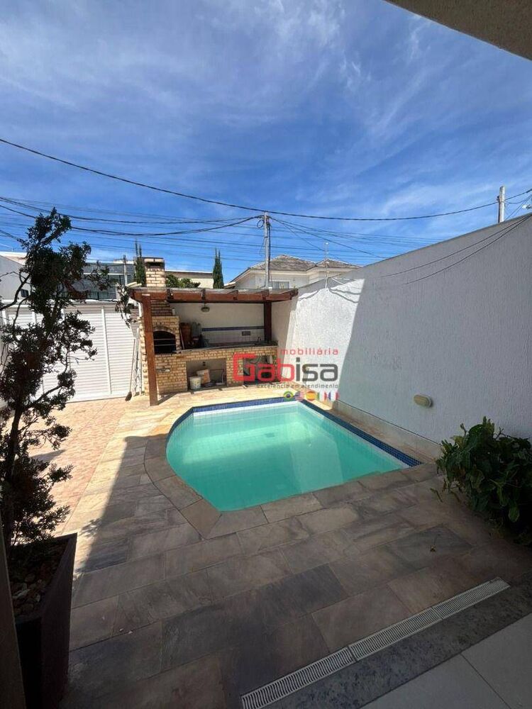 Casa à venda com 4 quartos, 153m² - Foto 1