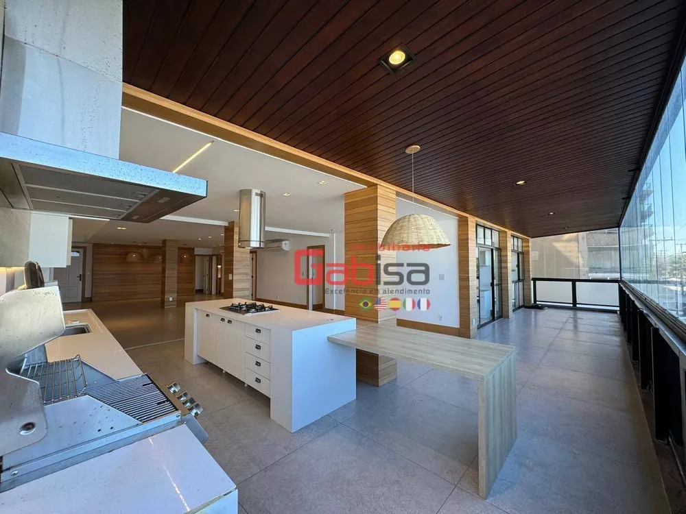 Apartamento, 3 quartos, 250 m² - Foto 1