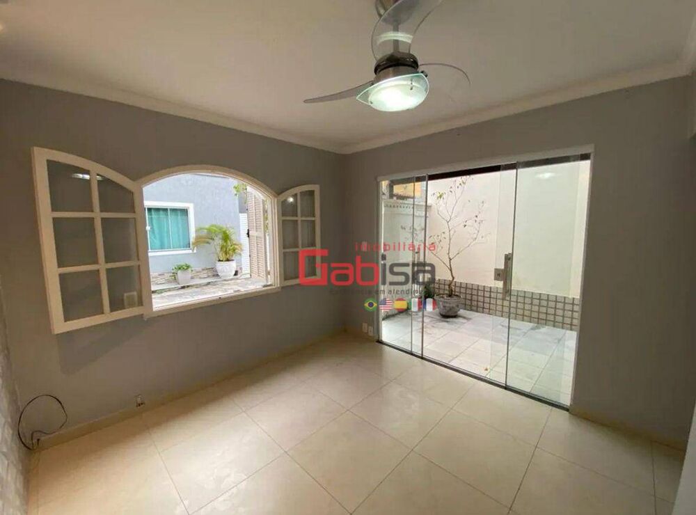 Casa à venda com 2 quartos, 66m² - Foto 1