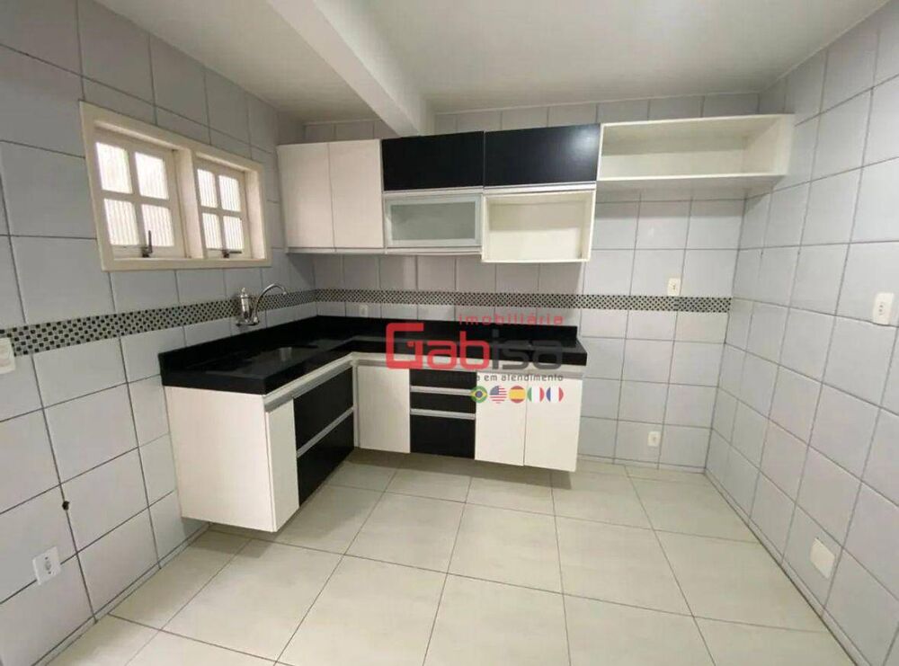 Casa à venda com 2 quartos, 66m² - Foto 4