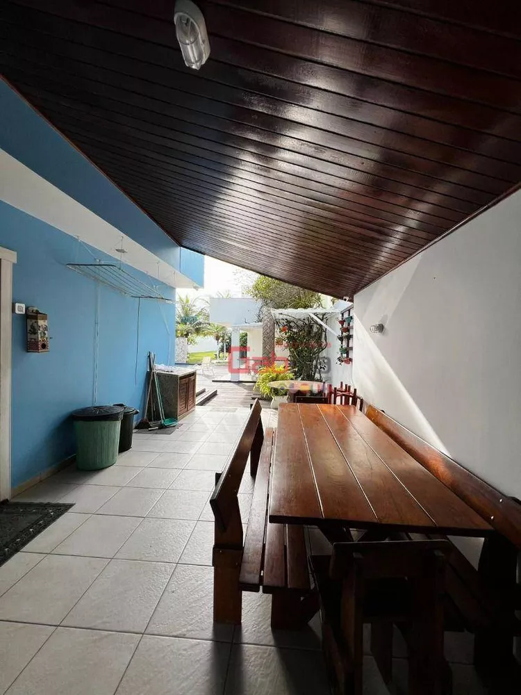 Casa, 6 quartos, 361 m² - Foto 9