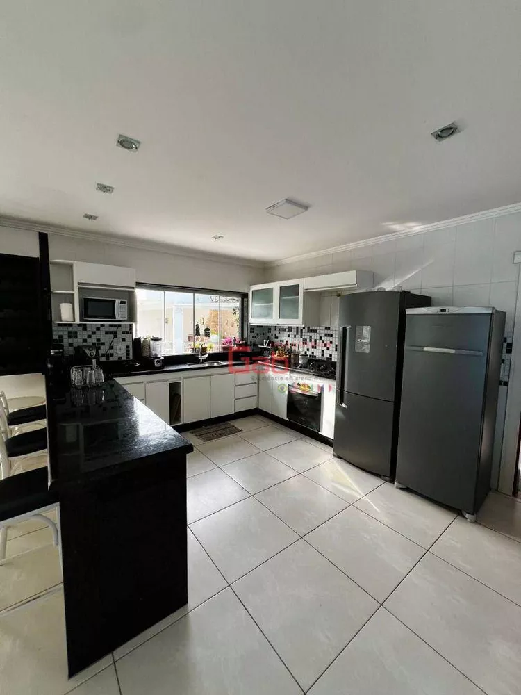 Casa, 6 quartos, 361 m² - Foto 28