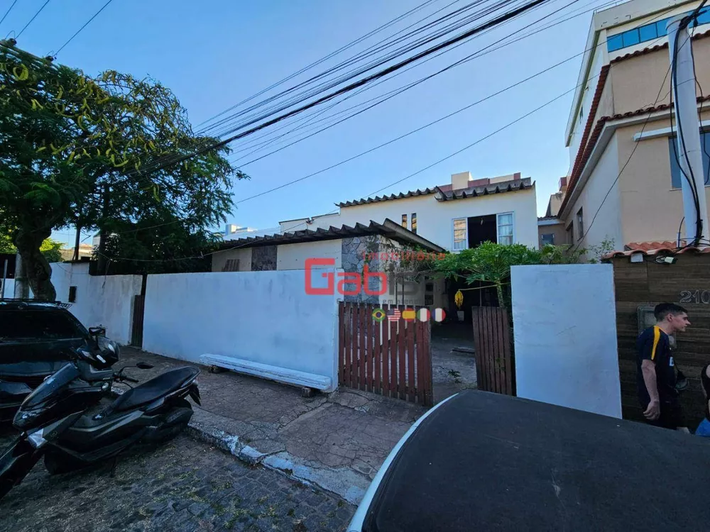 Casa à venda com 7 quartos, 258m² - Foto 2