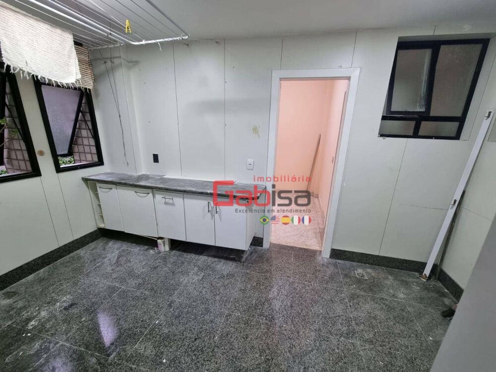 Apartamento à venda com 3 quartos, 230m² - Foto 1