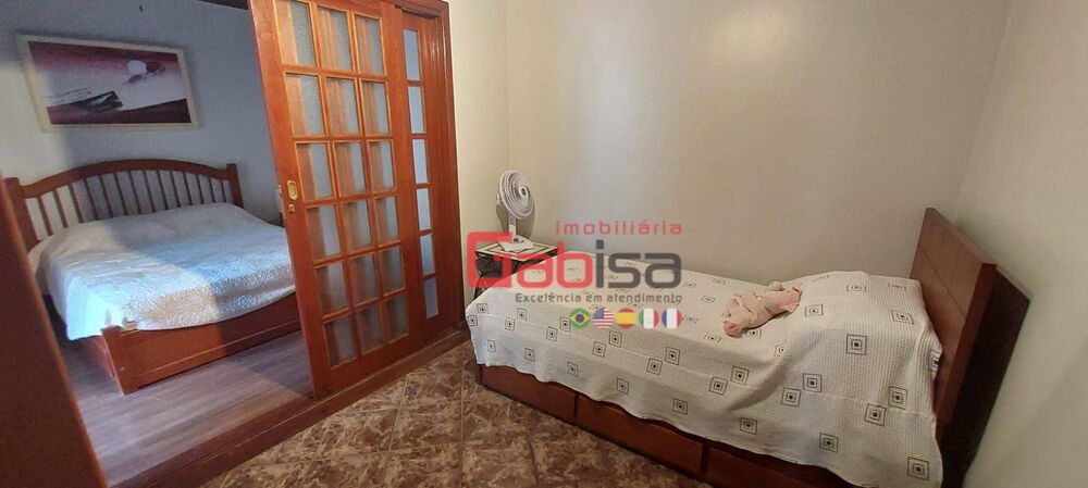 Casa à venda com 5 quartos, 200m² - Foto 13