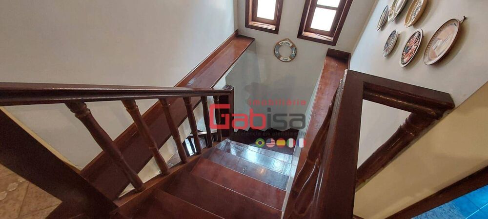 Casa à venda com 5 quartos, 200m² - Foto 5