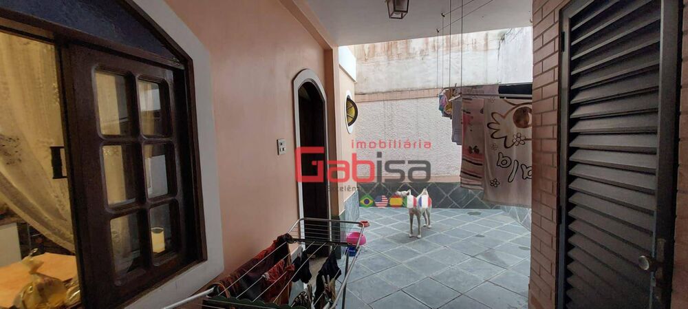 Casa à venda com 5 quartos, 200m² - Foto 16