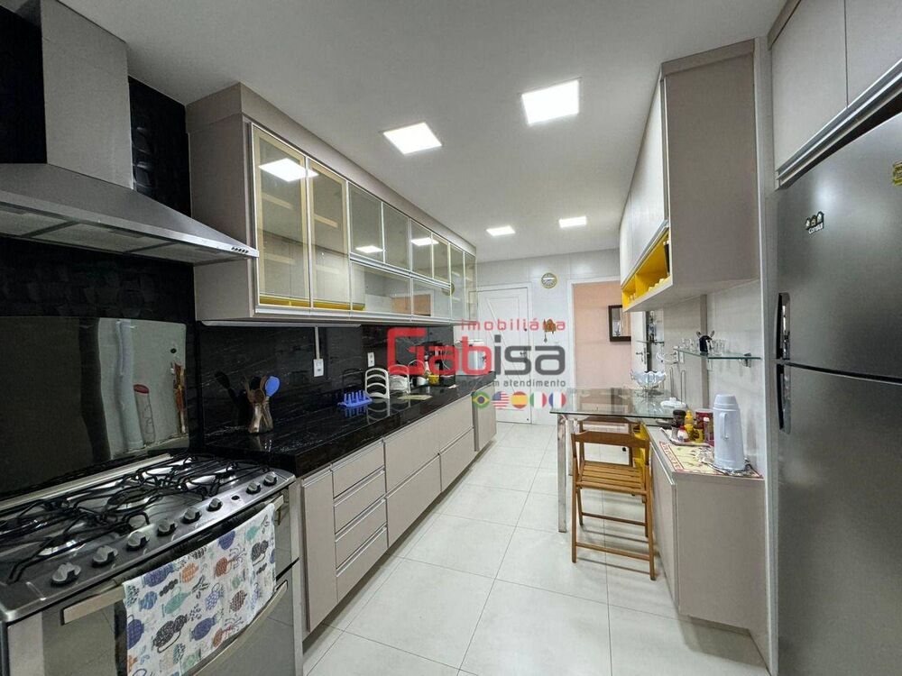 Cobertura à venda com 5 quartos, 300m² - Foto 2