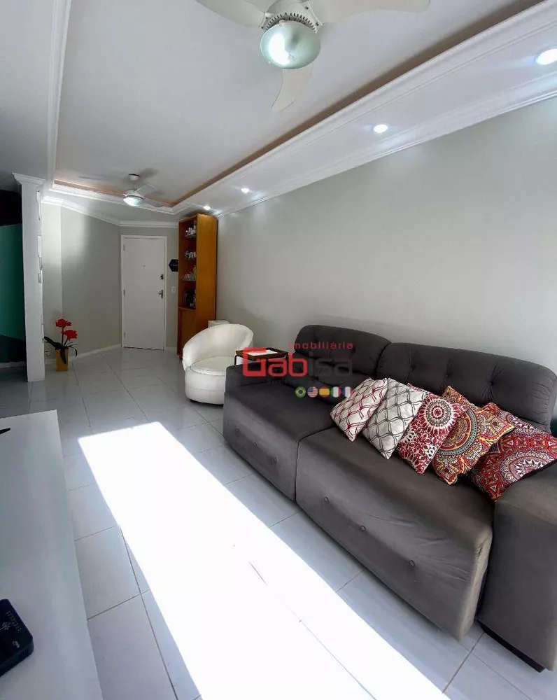 Apartamento à venda com 2 quartos, 75m² - Foto 2