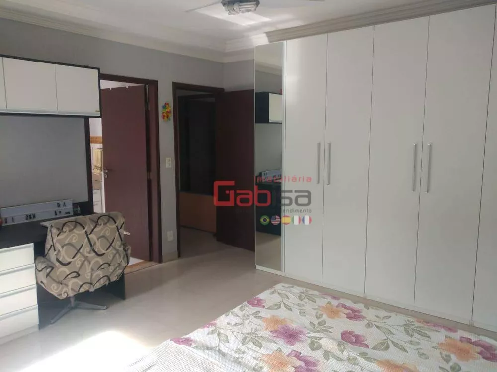 Casa, 3 quartos, 240 m² - Foto 14