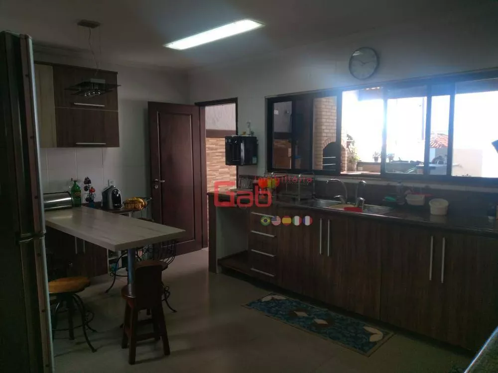 Casa, 3 quartos, 240 m² - Foto 6