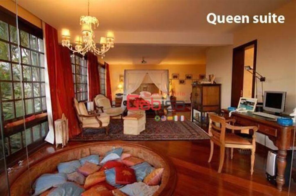 Casa à venda com 9 quartos, 1211m² - Foto 2