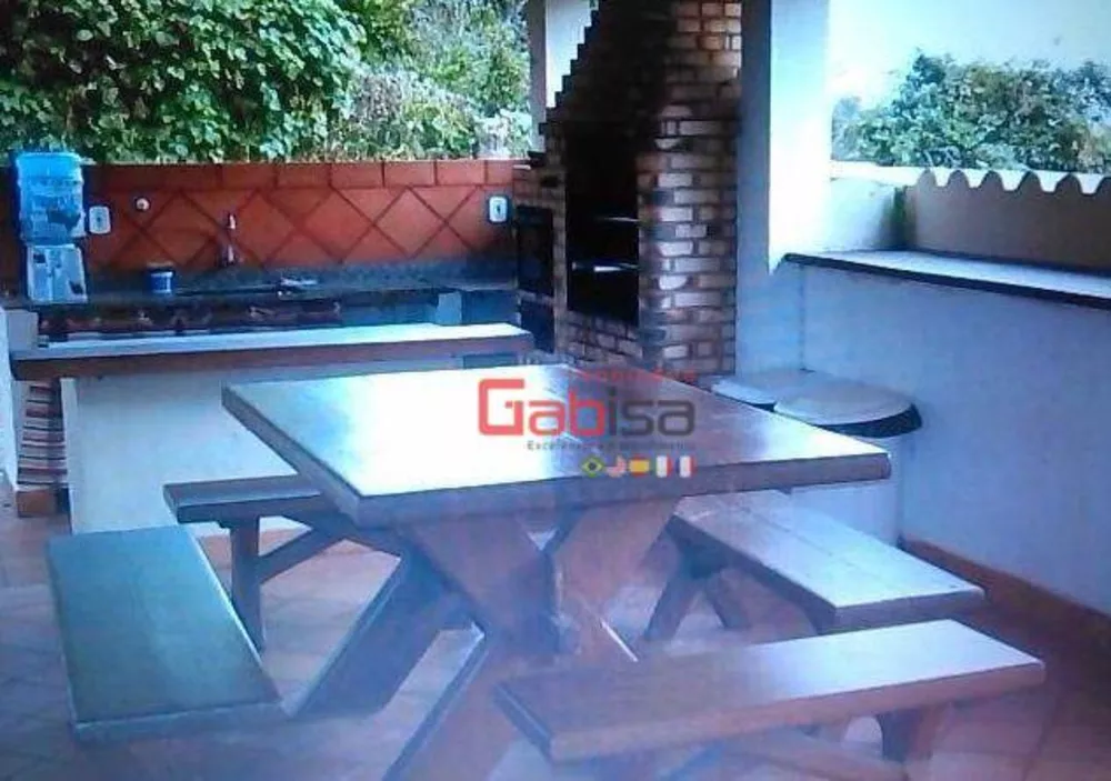 Casa, 4 quartos, 240 m² - Foto 1