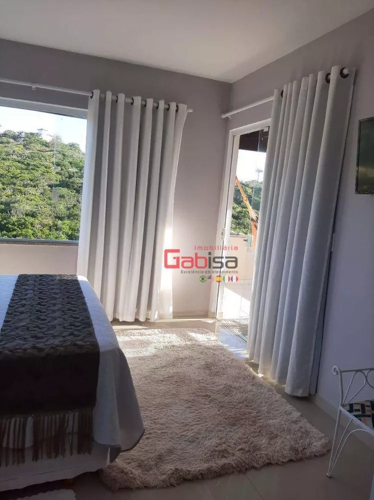 Casa, 5 quartos, 230 m² - Foto 1