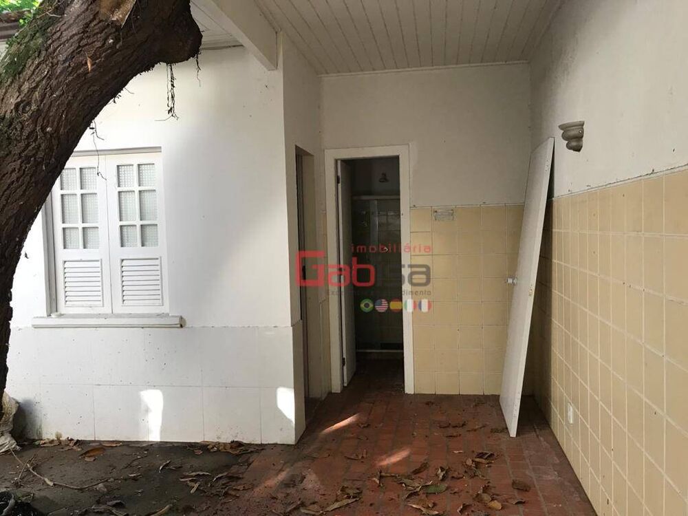 Casa para alugar com 3 quartos, 500m² - Foto 2