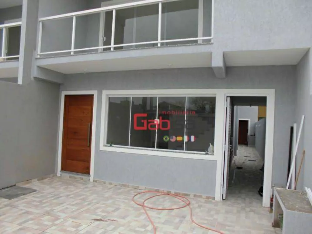 Casa à venda com 4 quartos, 212m² - Foto 2