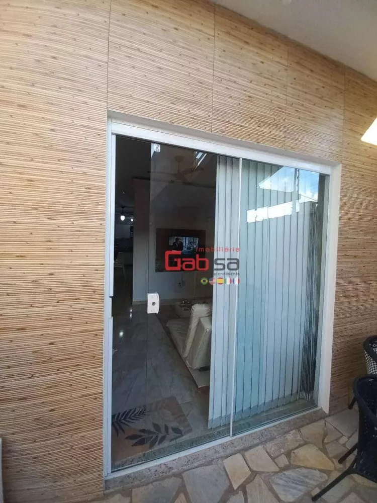 Casa à venda com 3 quartos, 150m² - Foto 2