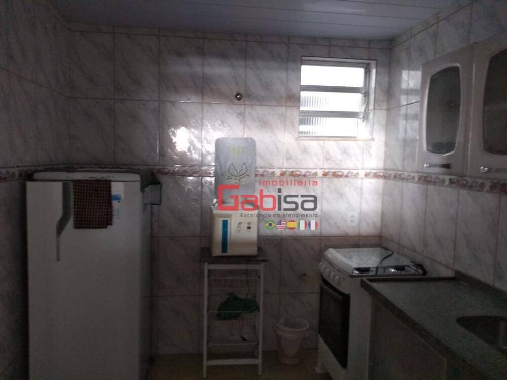 Casa à venda com 2 quartos, 70m² - Foto 2
