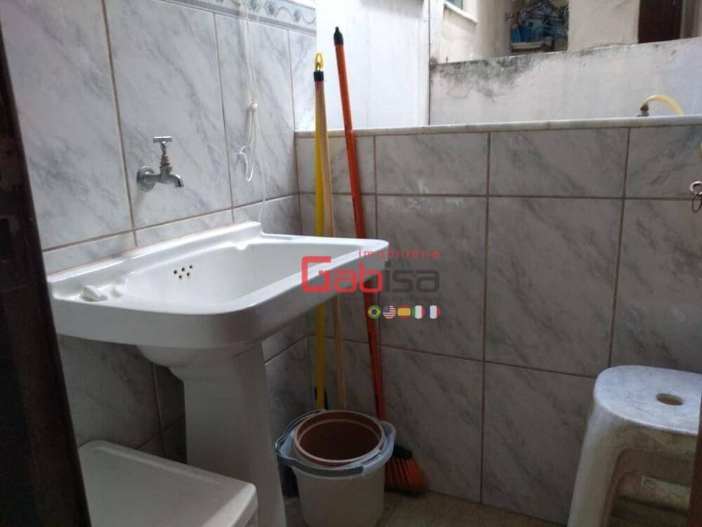 Casa à venda com 2 quartos, 70m² - Foto 3