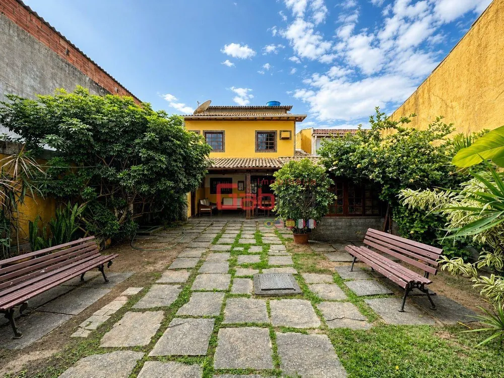 Casa, 8 quartos, 234 m² - Foto 1