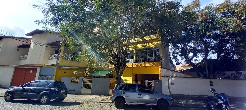 Casa à venda com 8 quartos, 300m² - Foto 3