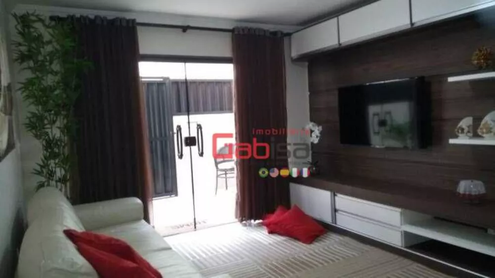 Casa à venda com 3 quartos, 140m² - Foto 1