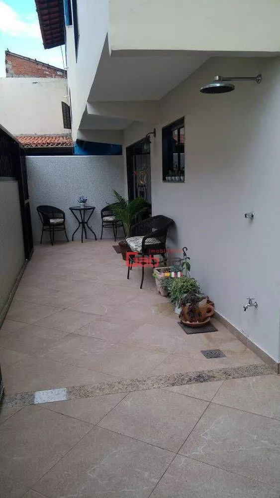 Casa à venda com 3 quartos, 140m² - Foto 3