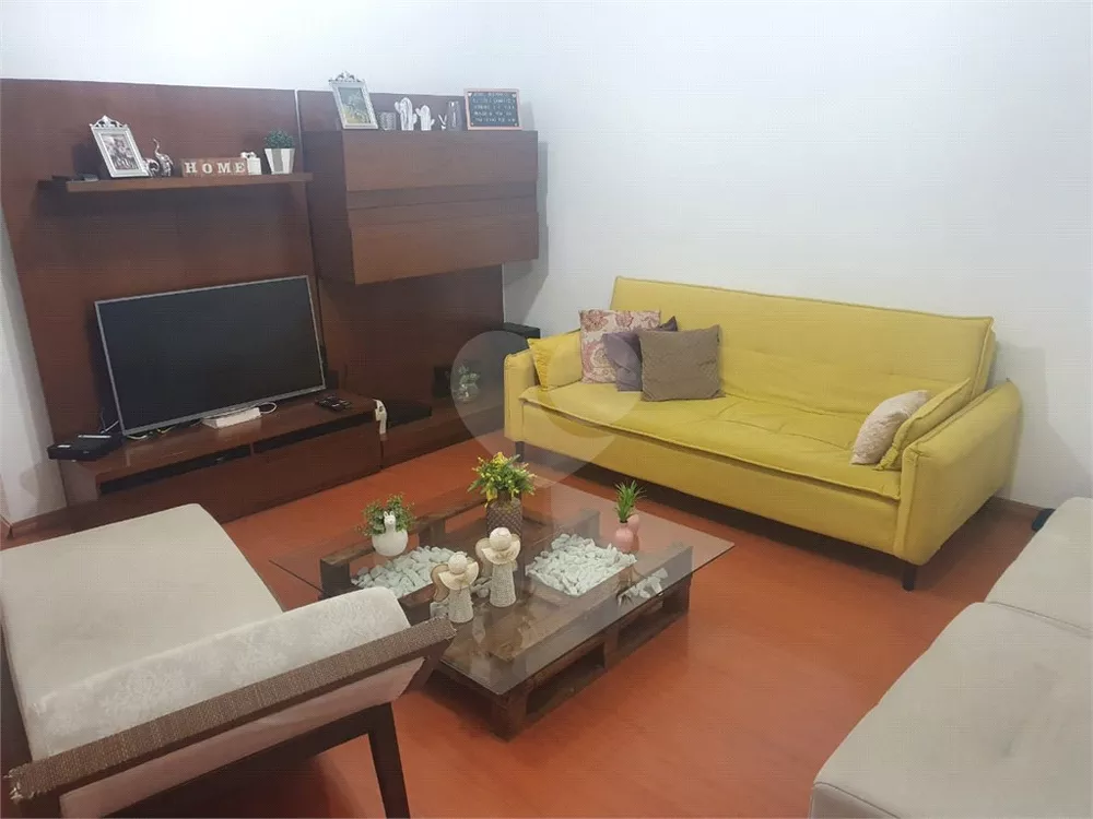 Casa à venda com 3 quartos, 227m² - Foto 2