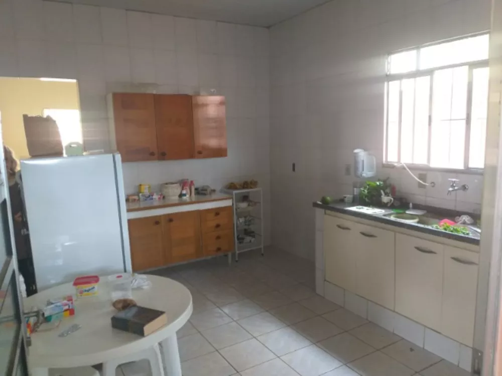 Casa para alugar com 3 quartos, 120m² - Foto 2