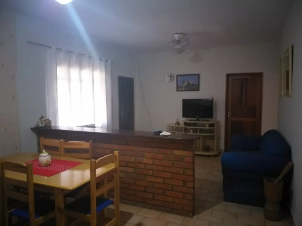 Casa para alugar com 3 quartos, 120m² - Foto 1