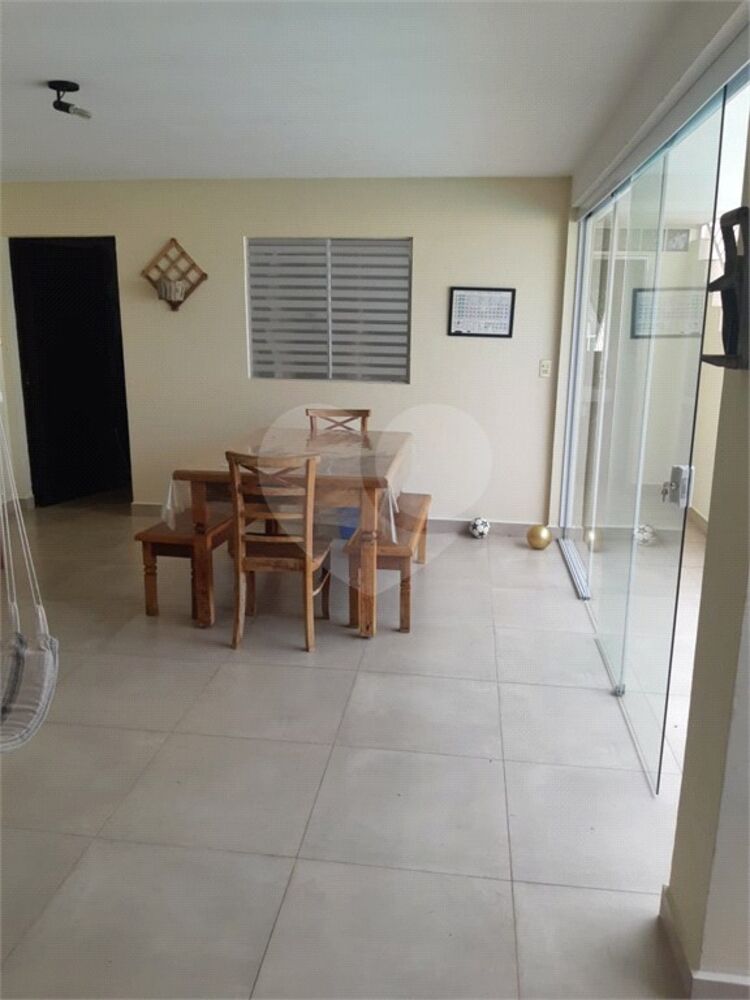 Casa à venda com 3 quartos, 250m² - Foto 8