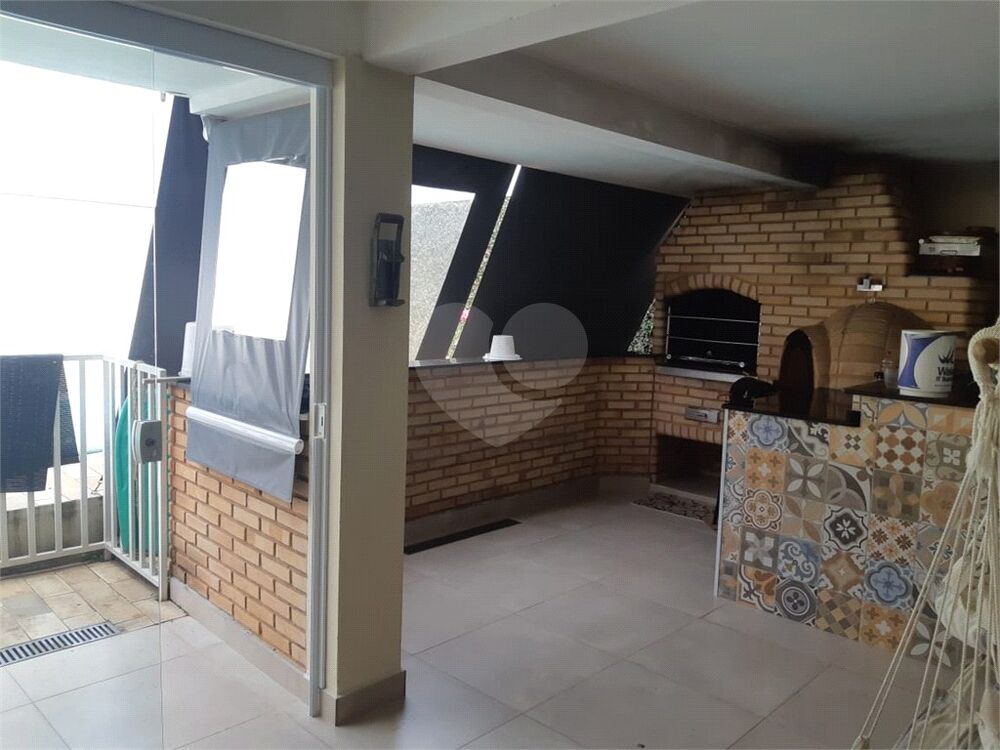 Casa à venda com 3 quartos, 250m² - Foto 7