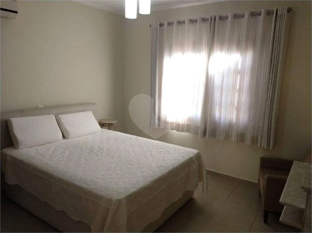 Casa, 3 quartos, 232 m² - Foto 10