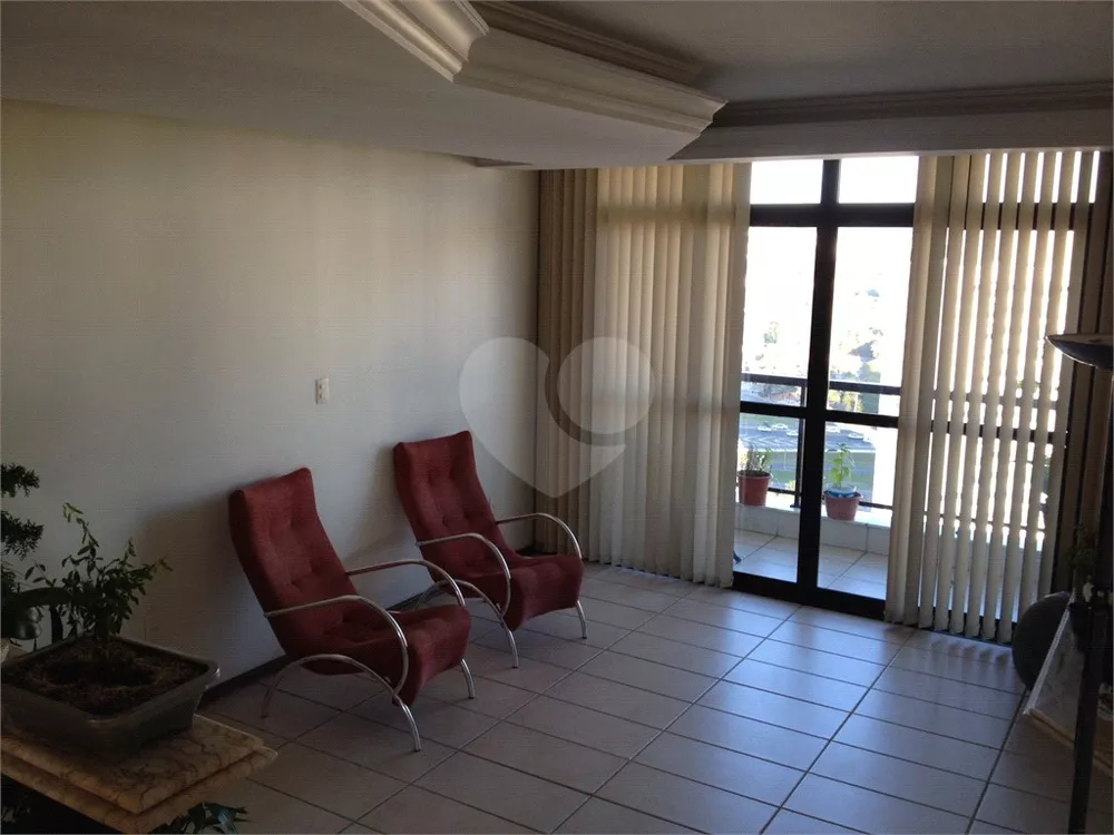 Apartamento à venda com 3 quartos, 173m² - Foto 1