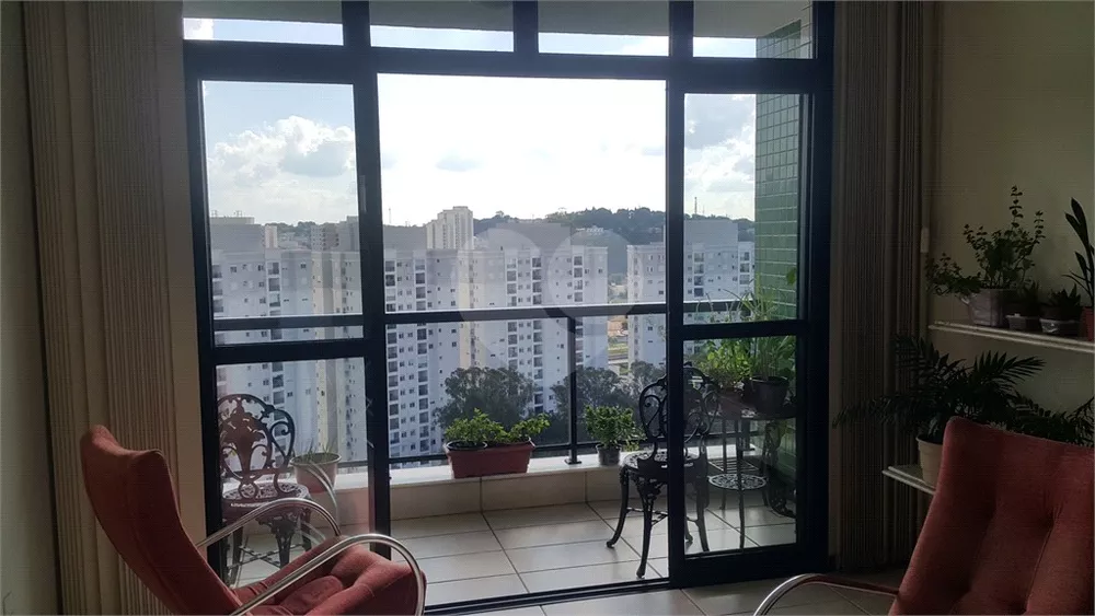 Apartamento à venda com 3 quartos, 173m² - Foto 2