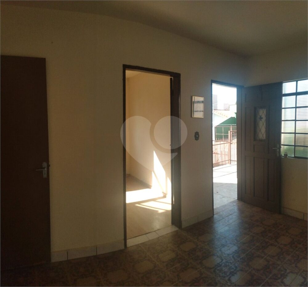 Casa à venda com 3 quartos, 109m² - Foto 1