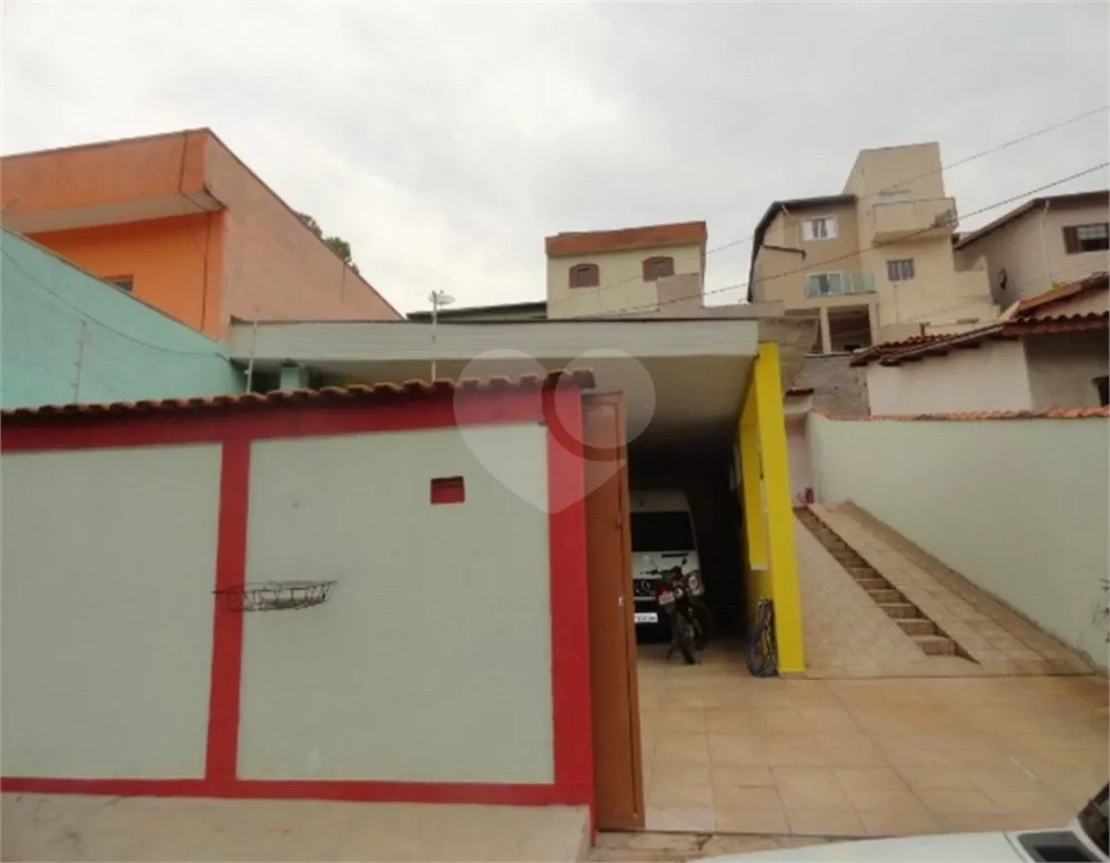 Casa à venda com 2 quartos, 160m² - Foto 1