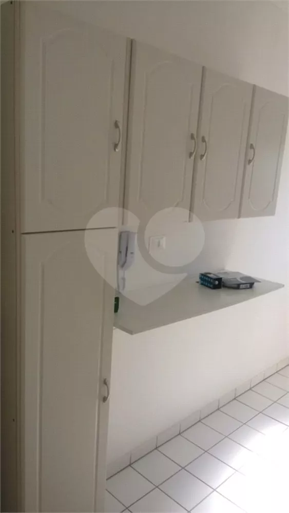 Apartamento à venda com 2 quartos, 70m² - Foto 3