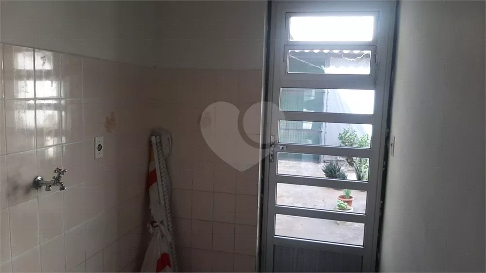 Casa à venda com 2 quartos, 190m² - Foto 2