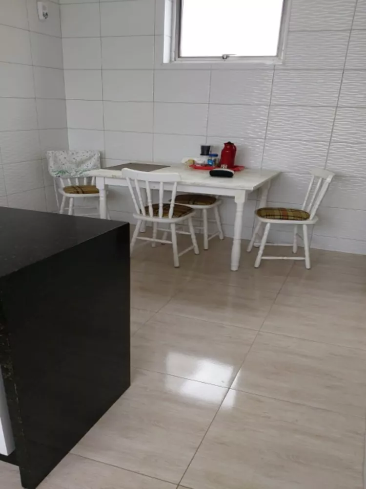 Apartamento à venda com 3 quartos, 200m² - Foto 4