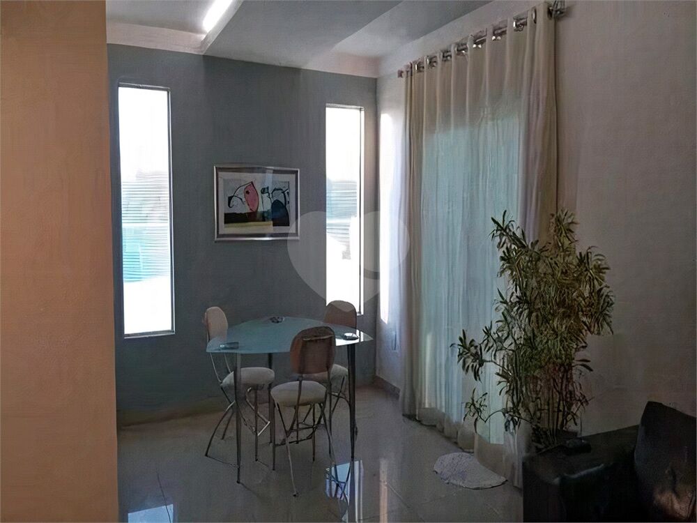 Casa, 3 quartos, 220 m² - Foto 1