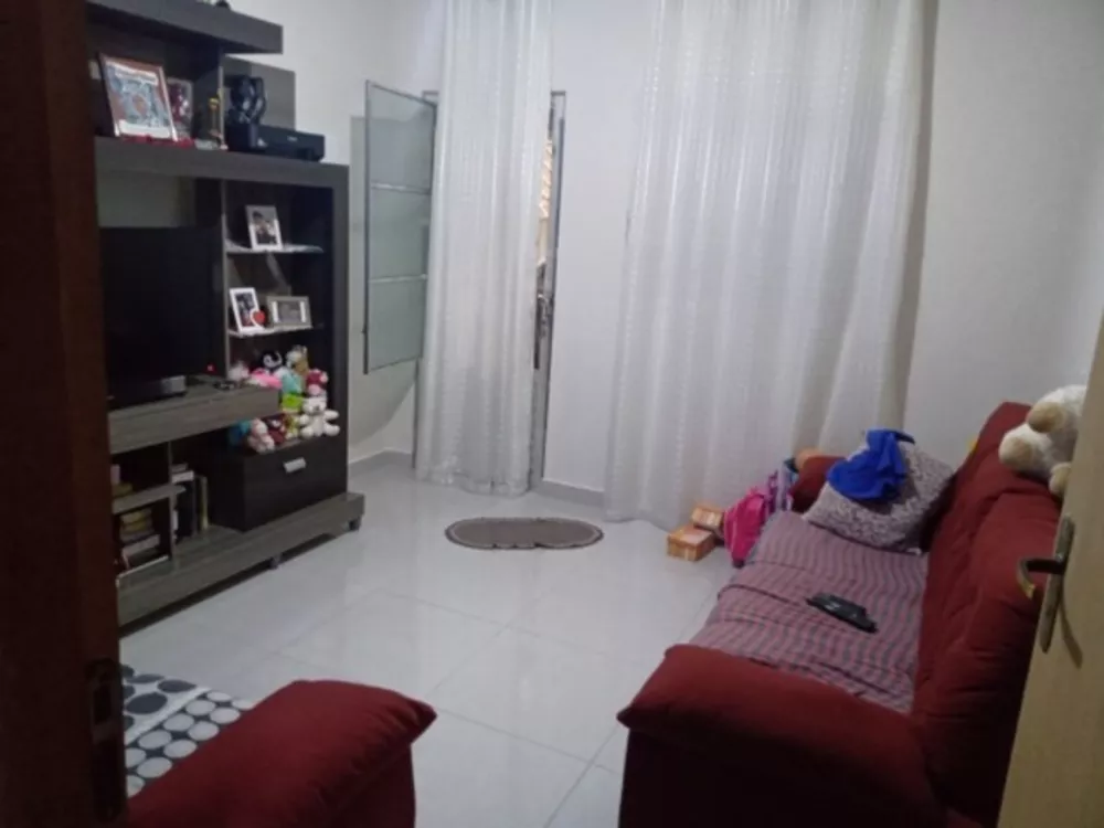 Casa à venda com 2 quartos, 140m² - Foto 1