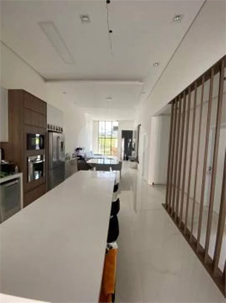 Casa à venda com 3 quartos, 180m² - Foto 2