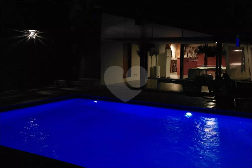 Casa à venda com 3 quartos, 500m² - Foto 1