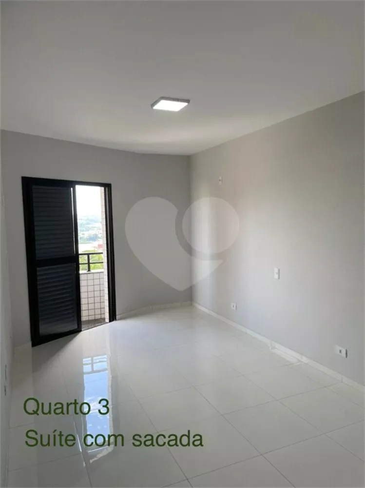 Apartamento à venda com 3 quartos, 136m² - Foto 1