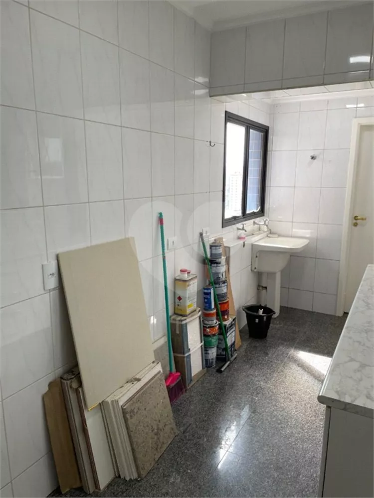 Apartamento à venda com 3 quartos, 136m² - Foto 2