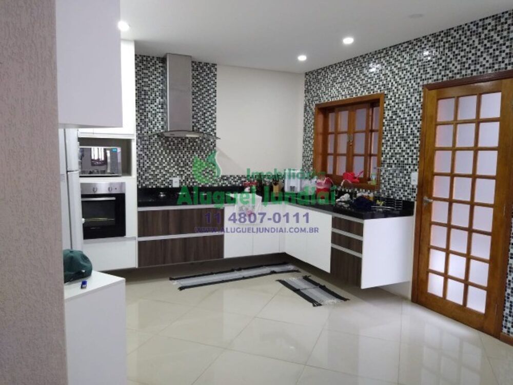 Sobrado, 3 quartos, 211 m² - Foto 1