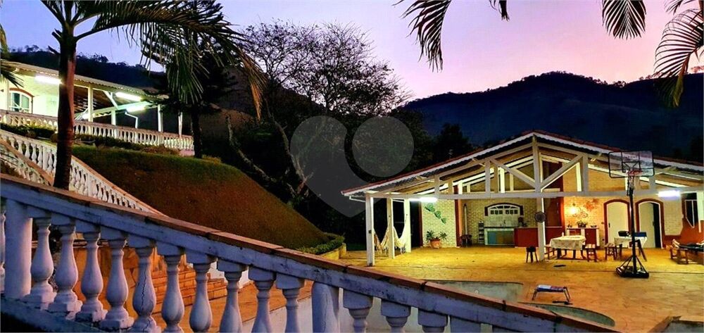 Sítio à venda com 3 quartos, 700m² - Foto 4